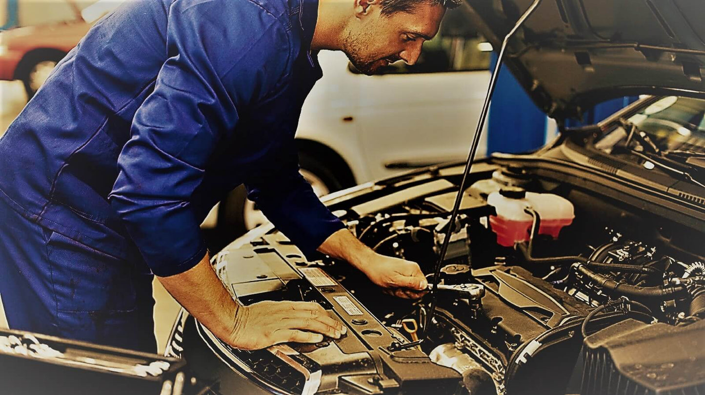 Premium mobile used car inspection in London with OBD scan, live mechanic chat and full vehicle history report – SwiftFleet